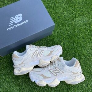 (New) WOMEN’S New Balance 9060 Sea Salt Brown